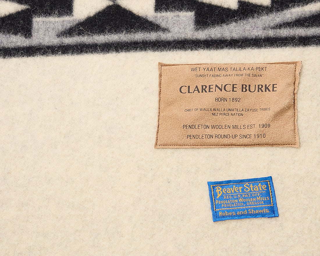 Three Pendleton wool blankets - 7