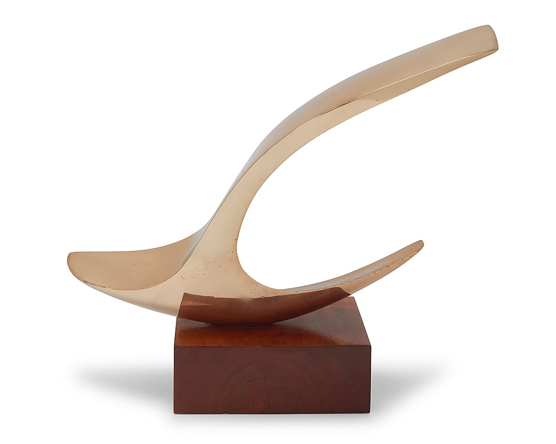 Leonardo Nierman (1932-2023, Mexican), Abstract sculpture: Leonardo Nierman (1932-2023, Mexican) Abstract sculpture Polished bronze on wood plinth Edition: 2/6 Incised signature and edition: Nierman II/VI Bronze: 14.5" H x 19" W x 8.5" D; Overall: 17.75" H x 