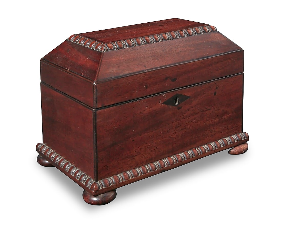 A Regency mahogany tea caddy Early 19th century The casket with gadrooned trimming and locking (1 of 4)