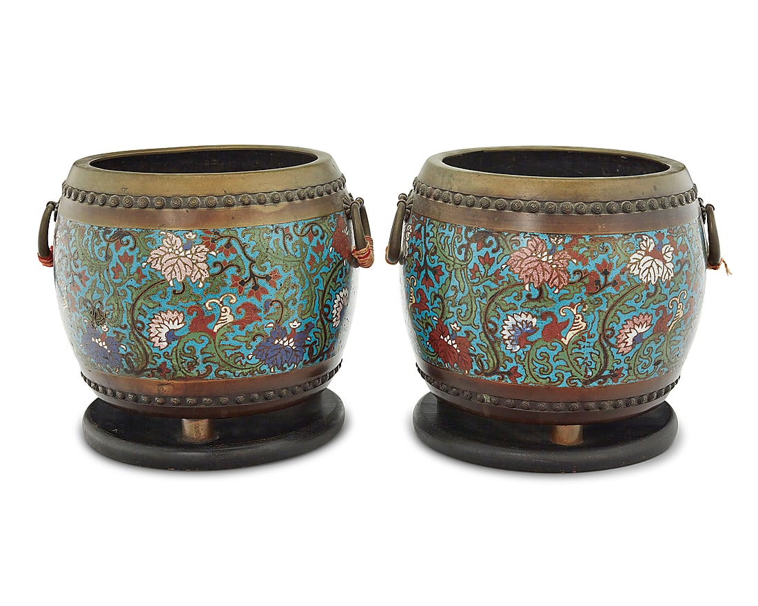 A pair of Chinese cloisonné censers (1 of 4)