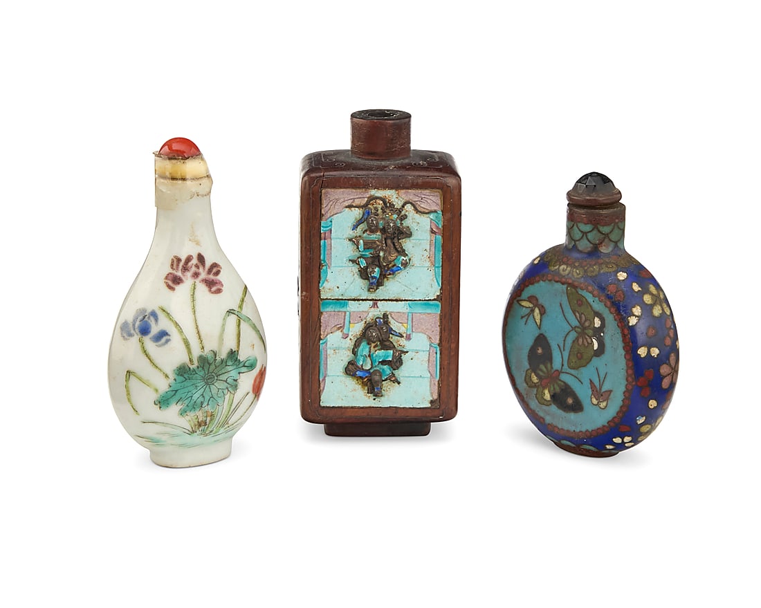 Three Chinese snuff bottles 20th century Comprising one porcelain decorated with floral motifs, - 2