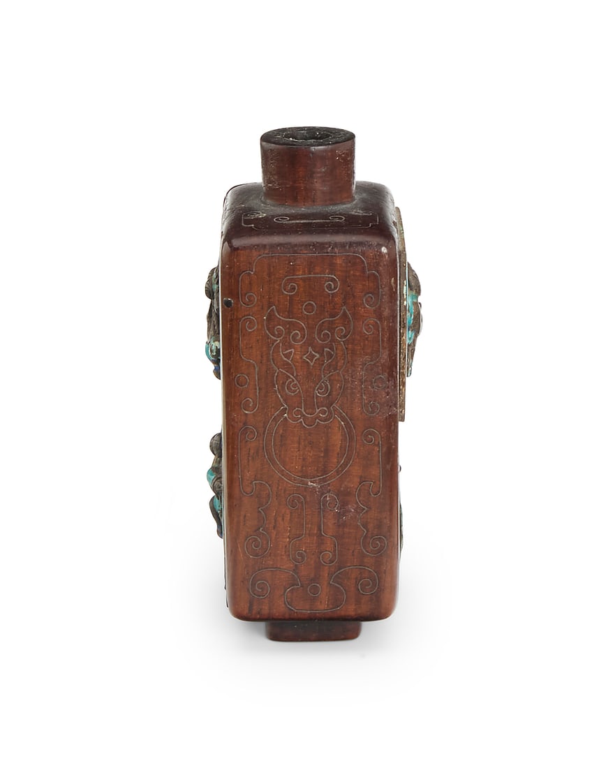 Three Chinese snuff bottles 20th century Comprising one porcelain decorated with floral motifs, - 4