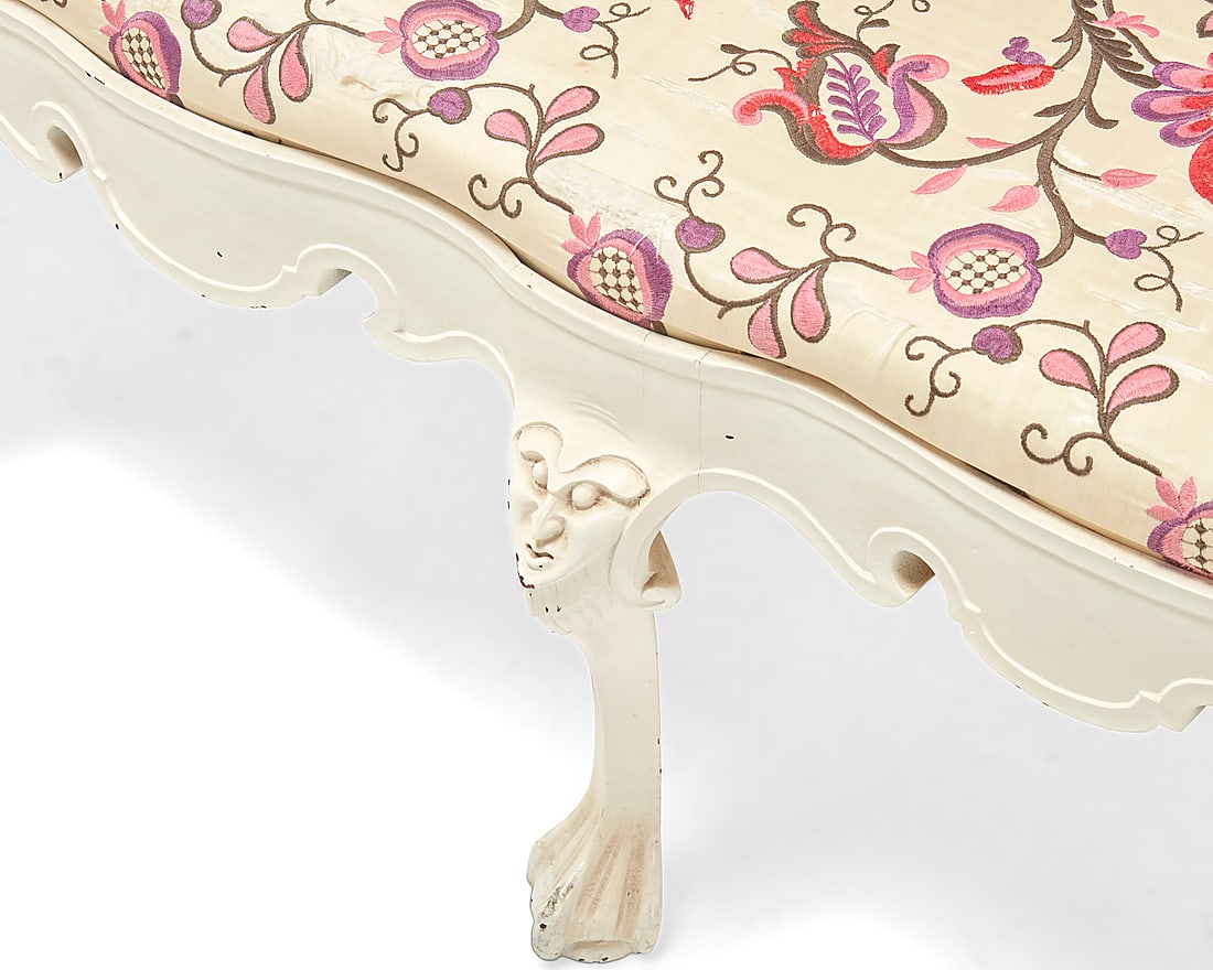 A Dutch Rococo style white painted settee - 4