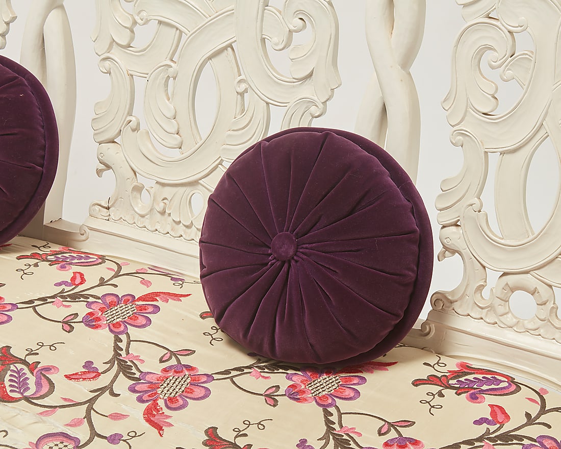 A Dutch Rococo style white painted settee - 6