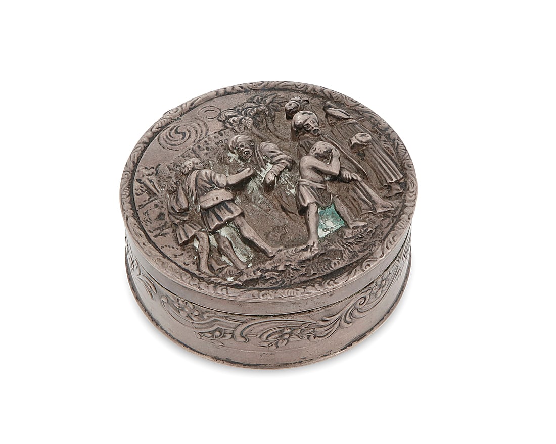 A German Hanau .800 silver snuff box: A German Hanau .800 silver snuff box Early 20th century With Hanau marks for 800 silver and Ludwig Neresheimer (after 1903) The lid with repousse orientalist figural scene and gilt washed interior