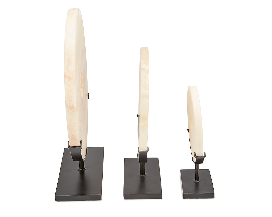Three onyx disc table items - 4