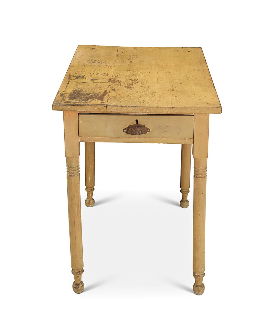 An American painted pine table - 3