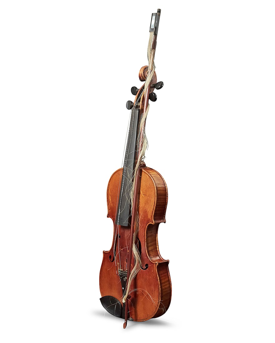 A reproduction Antonius Stradivarius violin and Nurnberger bow (1 of 5)
