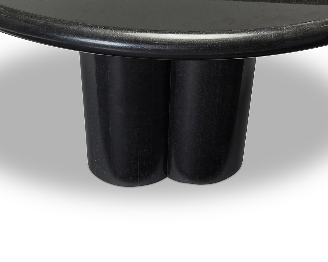A Modern black marble circular table - 3