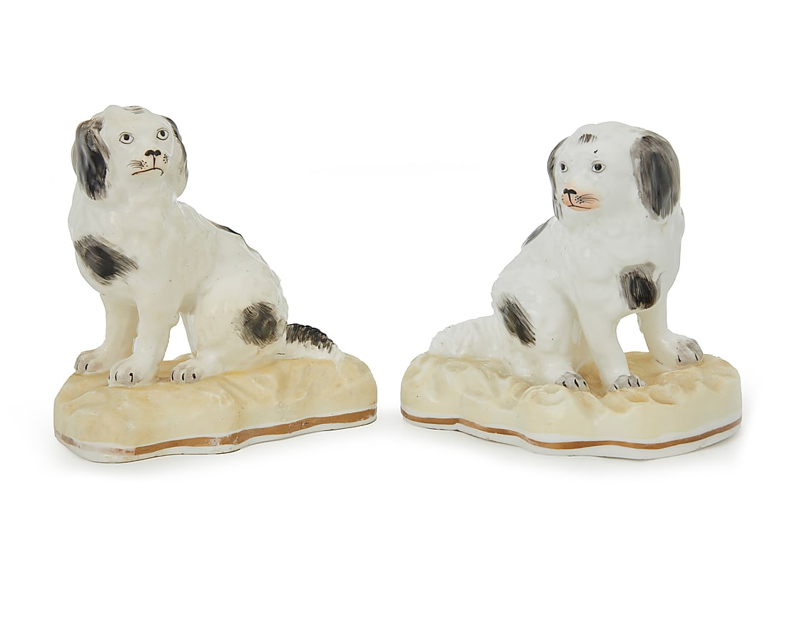 Two Rockingham porcelain models of spaniels (1 of 4)