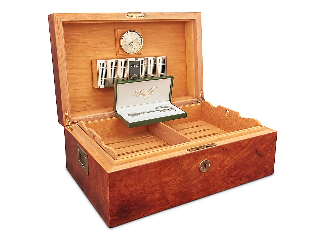 A Daniel Moevus humidor and Davidoff cigar cutter (1 of 6)