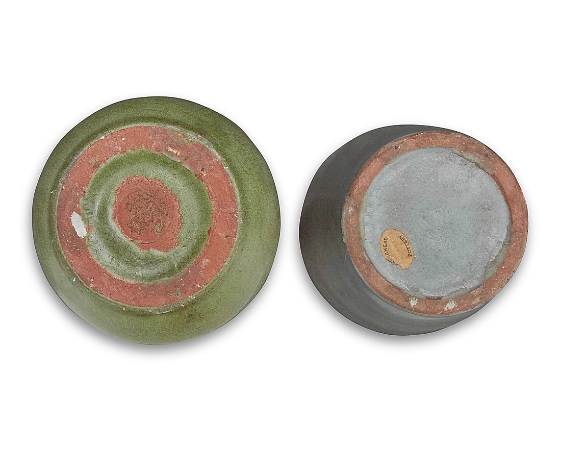 Two Marblehead glazed earthenware vases - 4