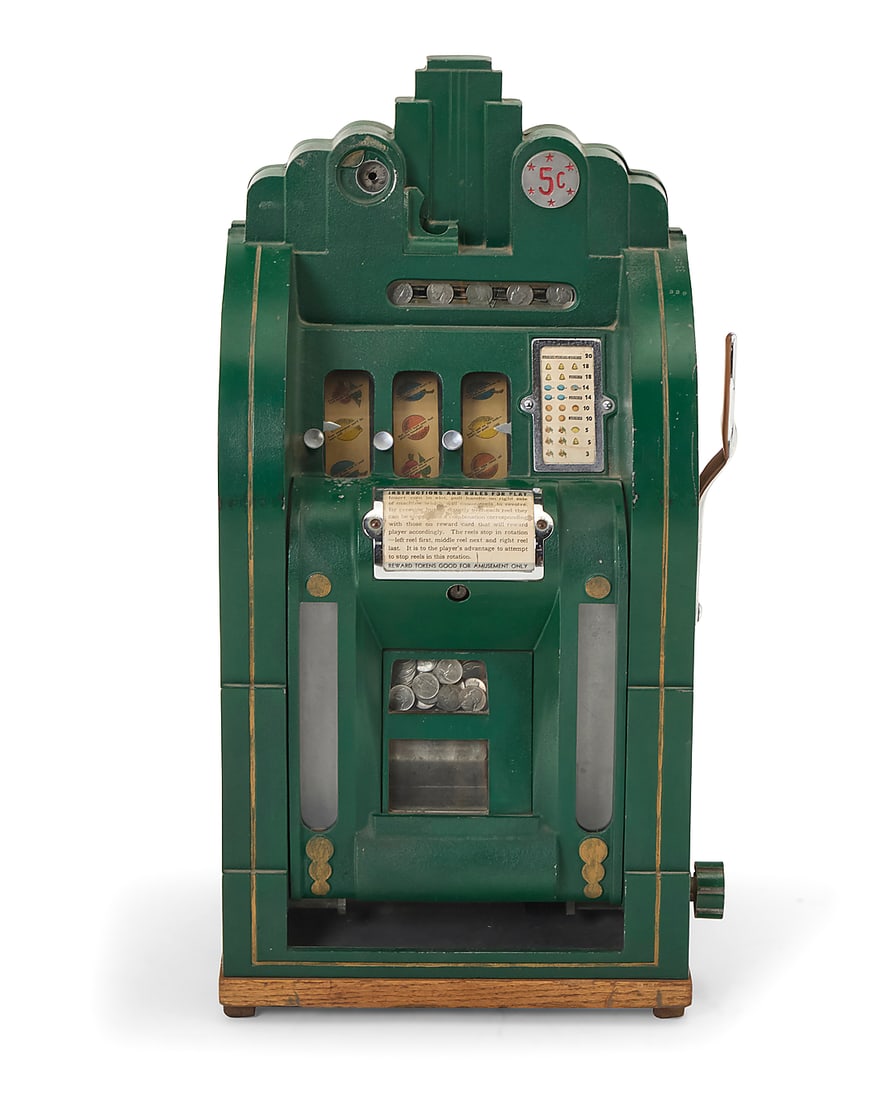 A Mills novelty 'Page Boy Extraordinary' slot machine (1 of 11)