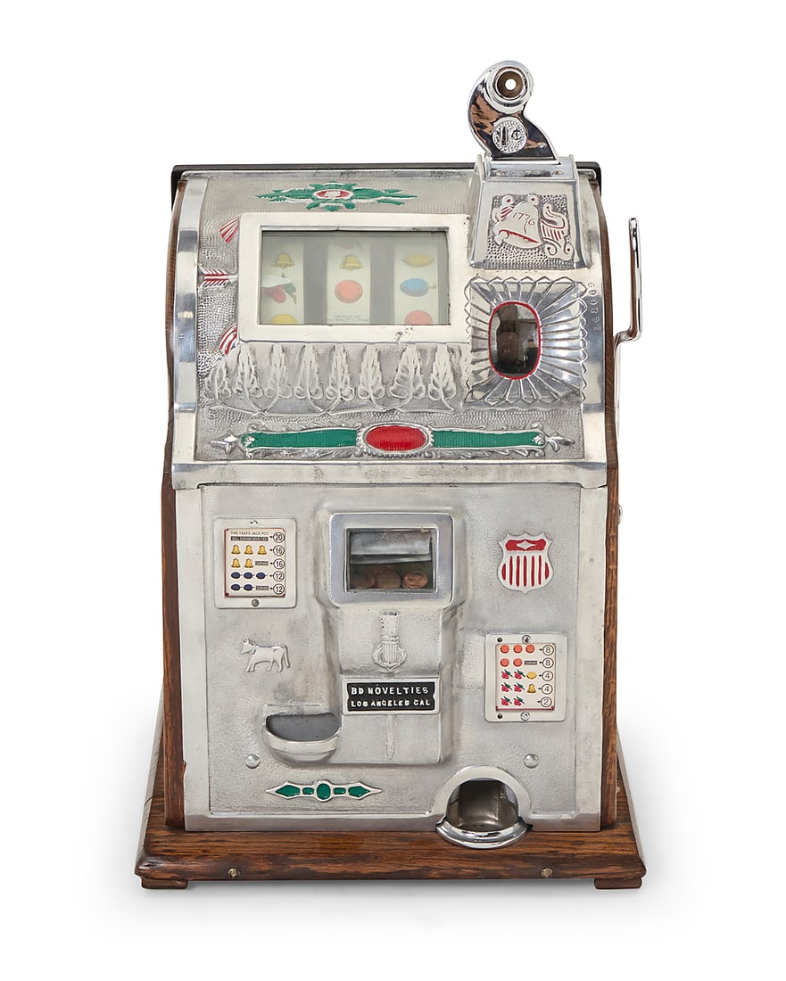 A Mills 'Bell Fruit' slot machine (1 of 9)