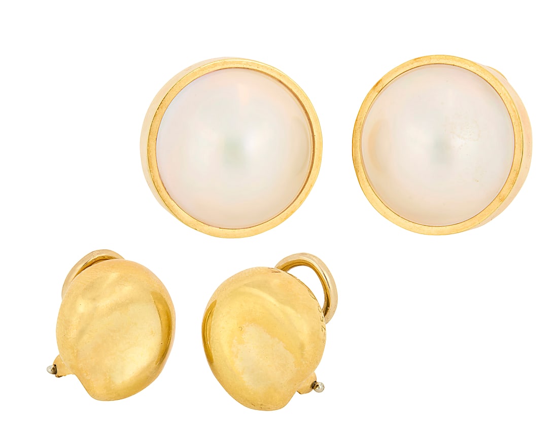 Two Pairs of 18K Gold Tiffany & Co. Earrings Including a pair of Elsa Peretti bean-shaped earrings: Two Pairs of 18K Gold Tiffany & Co. Earrings Including a pair of Elsa Peretti bean-shaped earrings together with a pair of T&Co. earrings centering two Mabe pearls measuring approximately 14.60 mm, wi