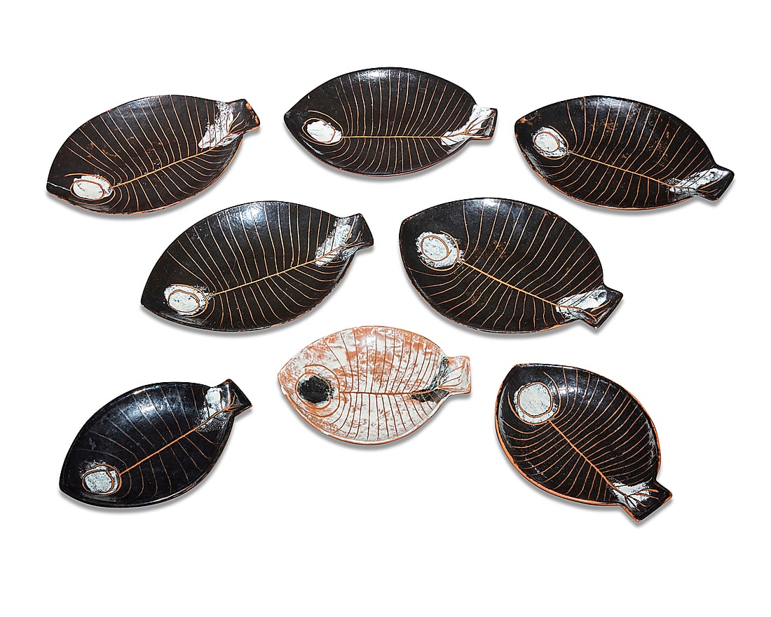 Eight Lagardo Tackett & Kenji Fujita style glazed ceramic fish plates Second half 20th century: Eight Lagardo Tackett & Kenji Fujita style glazed ceramic fish plates Second half 20th century With incised details, comprising five larger and three smaller in the style of similar plates designed by