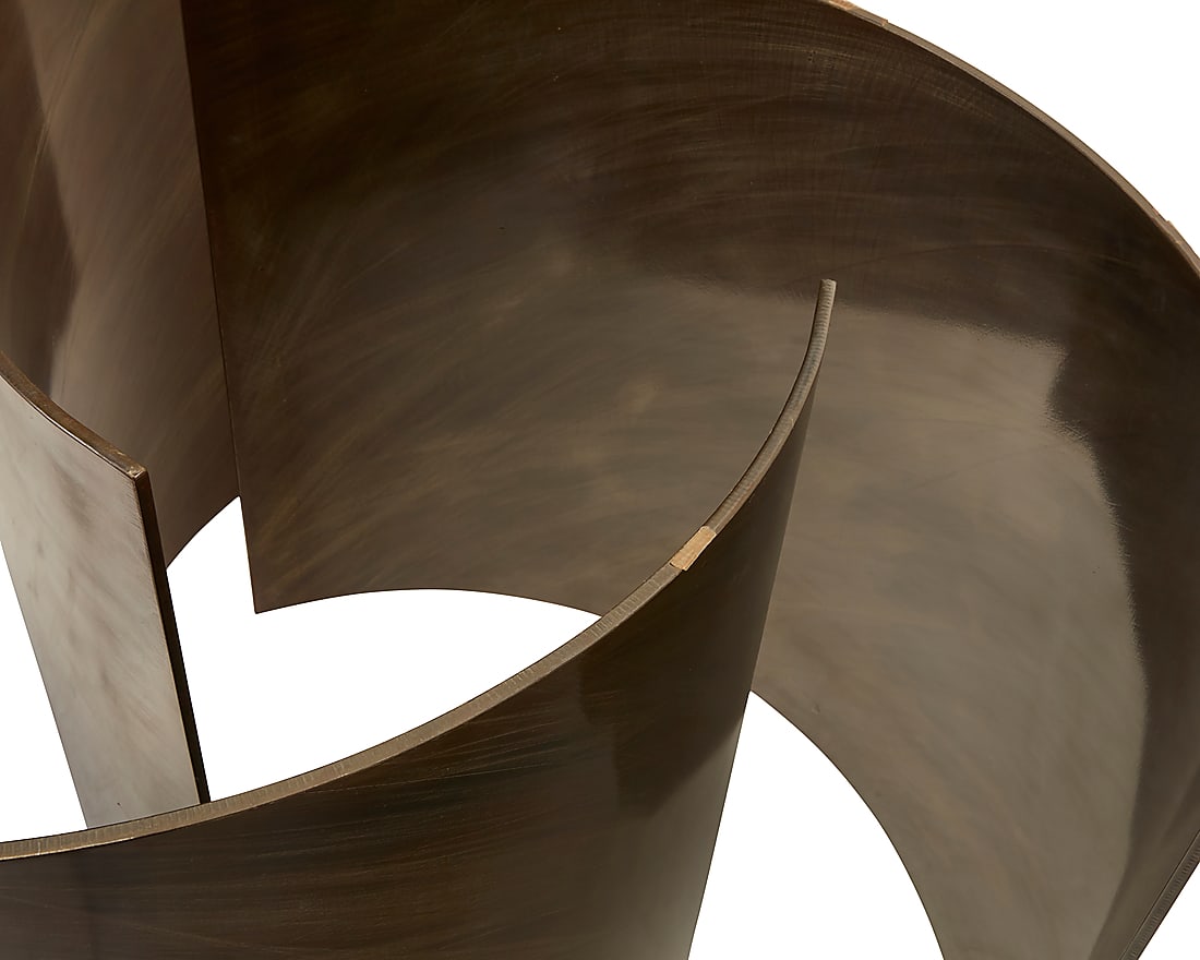 A Contemporary sculptural dining table - 7