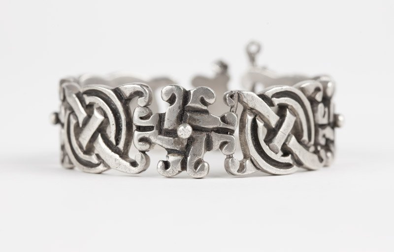 A silver sectional bracelet, Gerardo Lopez: Stamped for Gerardo Lopez, Sterling, Taxco, eagle mark 25, sectional bracelet with pin clasp, 7'', 89.3 gms, est: $150/250 Provenance: Property from a Southern California Collector