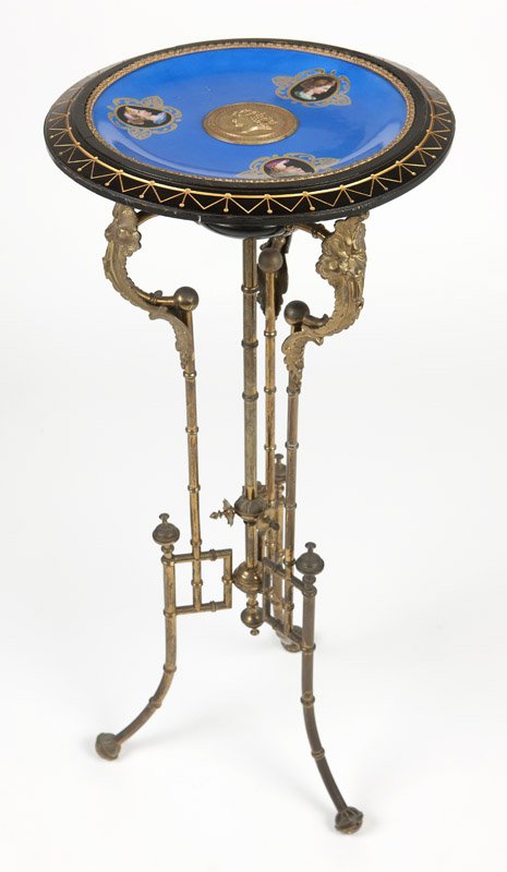 A Victorian floor tazza/stand (1 of 4)