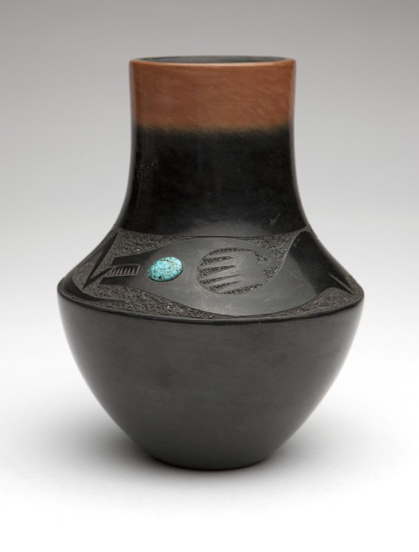 A Russell Sanchez San Ildefonso blackware jar (1 of 6)