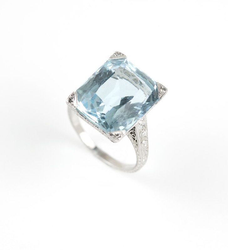 An aquamarine and diamond ring (1 of 1)