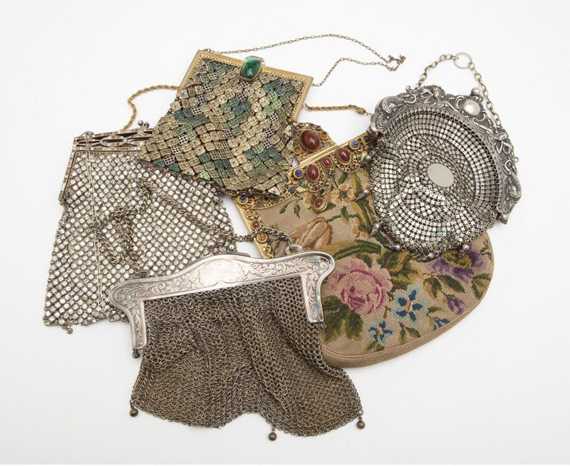 A group of five vintage and antique ladies purses (1 of 1)