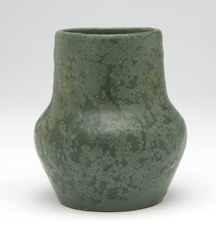A small Arequipa art pottery cabinet vase (1 of 4)