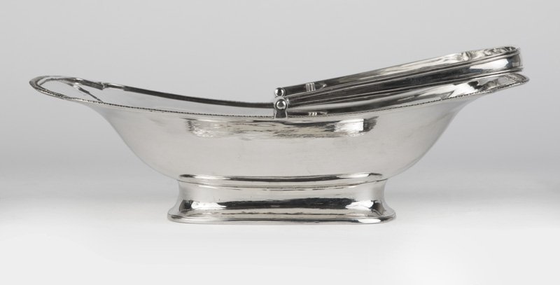 An Irish sterling silver handled basket (1 of 3)