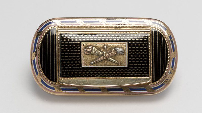 A 19th Century gold and enamel snuff box (1 of 2)