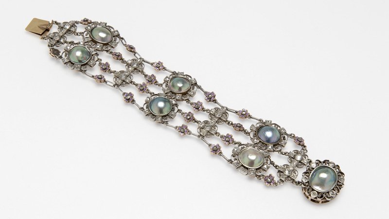 An Edwardian pearl, diamond and platinum bracelet (1 of 1)