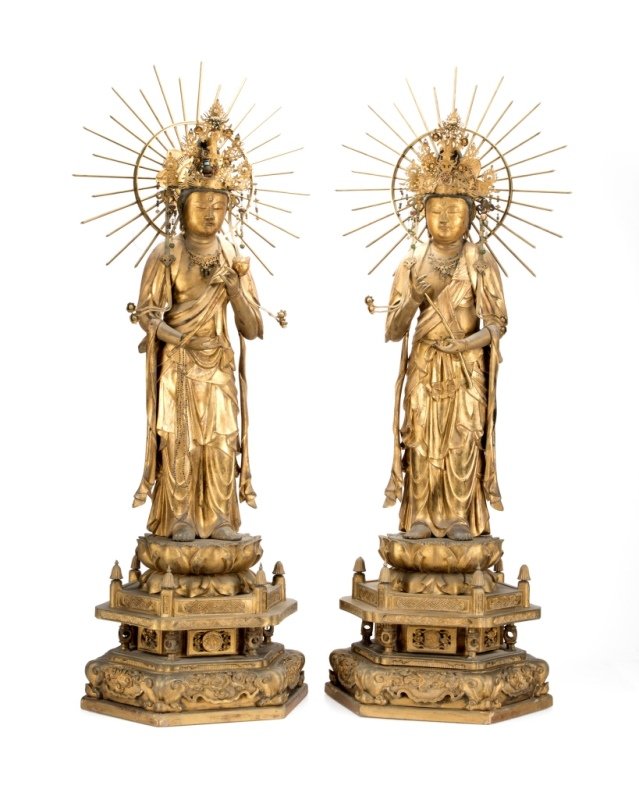 An opposing pair of carved giltwood Bodhisattva figures (1 of 6)