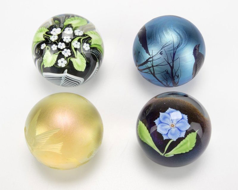 Four Orient & Flume art glass paperweights (1 of 6)