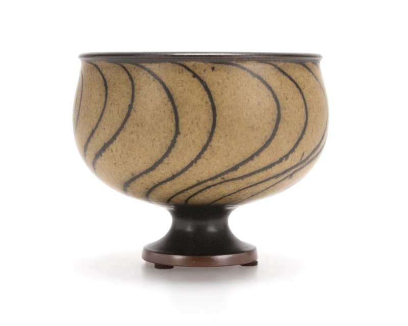 A Harrison McIntosh footed pottery bowl (1 of 4)
