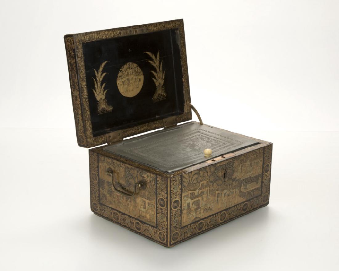 A Chinese export lacquer tea caddy (1 of 1)