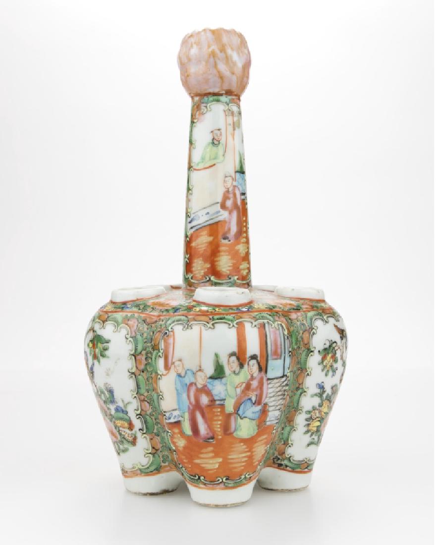 A Chinese export Rose Medallion amaryllis vase (1 of 2)