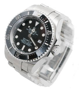 Rolex Oyster Deepsea Sea-Dweller Gent's Watch: Rolex Oyster Deepsea Sea-Dweller Gent's watch, reference number: M116660, case: G603303, bracelet: 98210, black dial, calibre: 3235 perpetual, mechanical, self-winding movement, case diameter: 44