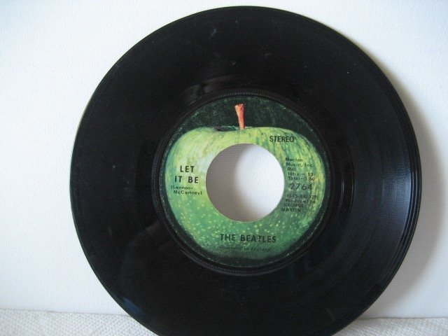 BEATLES RARE APPLE RECORD LET IT BE 45RPM RARE 2764: BEATLES RARE APPLE RECORD LET IT BE - YOU KNOW MY NAME ( LOOK UP MY NUMBER ) 45RPM RARE 2764 .COOL IN ANY BEATLES COLLECTIONS !!