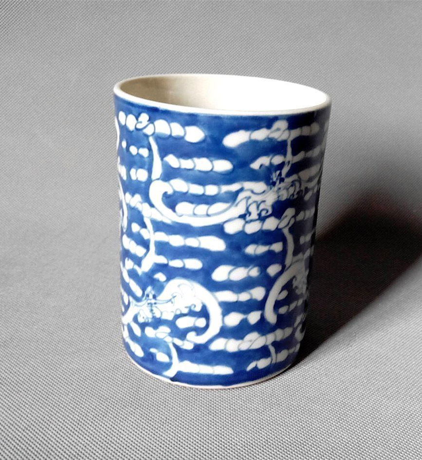 Rare Qianlong Mark B/W Antique Porcelain Brush Pot (1 of 3)