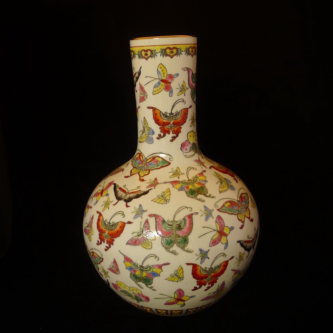 Top Chinese Emperor Famille Rose Vase Qianlong Mark (1 of 8)