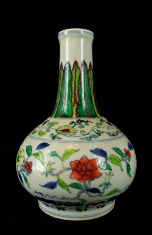 Exquisite Great Ming Chinese Porcelain DouCai Vase 15th (1 of 4)