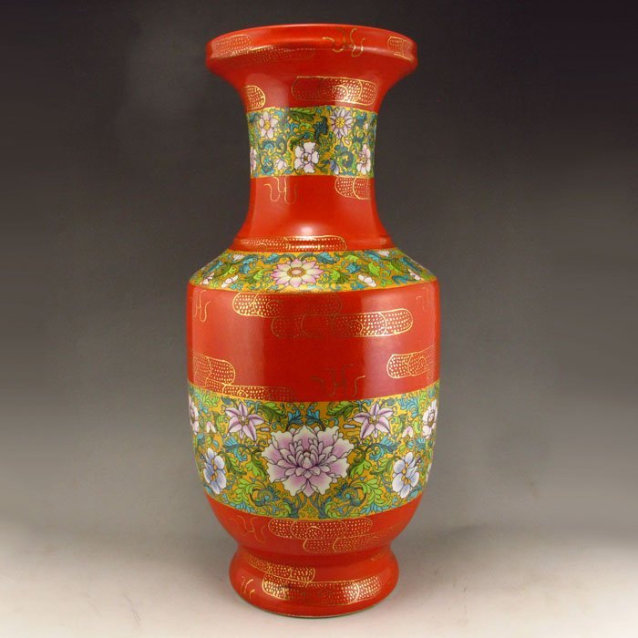 Old Chinese Red Ground Famille Rose Porcelain Vase 18th (1 of 10)
