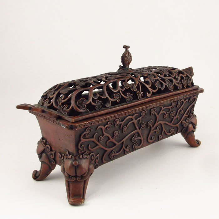 Chinese Ming Red Copper Incense Burner Xuande Mark 13th: Exquisite and extremely rare of this museum quality censer . Spectacular and one of a kind Chinese Ming Red Copper Incense Burner Xuande Mark 13th with mark . Come from importante private Dr collectio