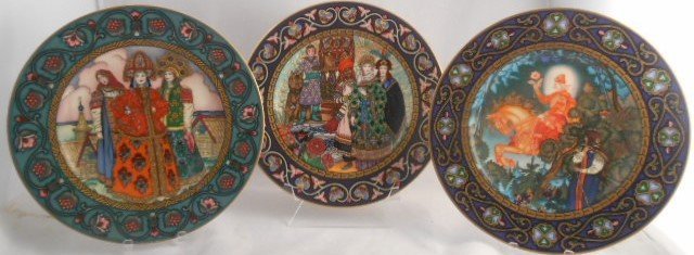 Heinrich, Villeroy & Boch: Heinrich Gemrmany Villeroy & Boch " The Russian Fairy Tale" Limited Edition lot. Consist of "(2) Vassilissa The Fair plate titled "The Red Knight"and " Vassilisa and her stepsisters" (1) The Firebird