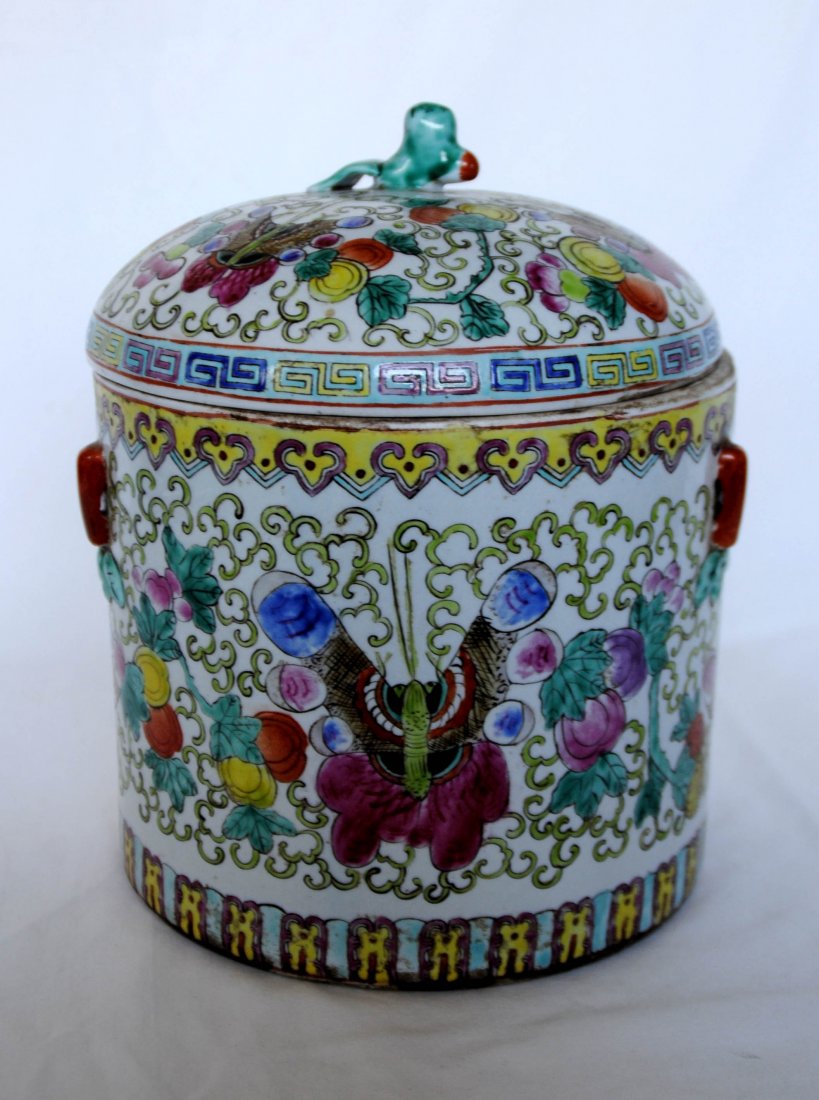 19 th Chinese Antique Famill Rose Jar: N/A