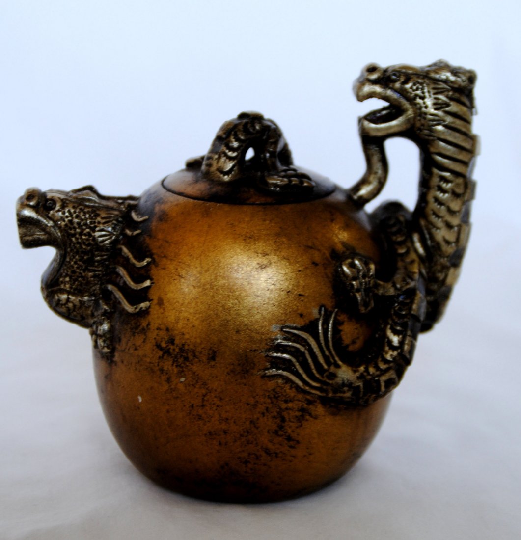 Chinese Cilt Dragon ZiSha Tea Pot: N/A