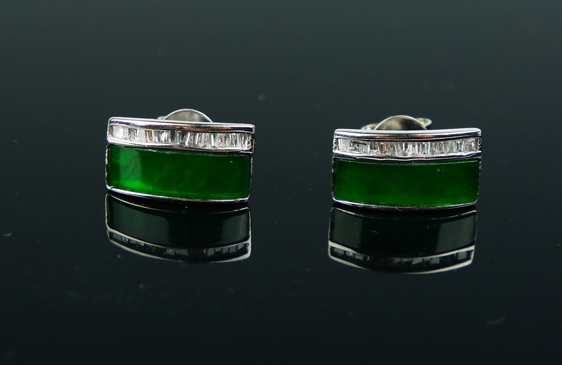 a pair jadeite diamond 18K earings (1 of 2)