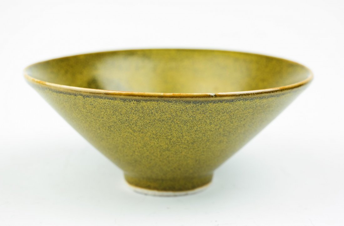 a qing dynasty daoguang mark green coat tea bowl (1 of 6)
