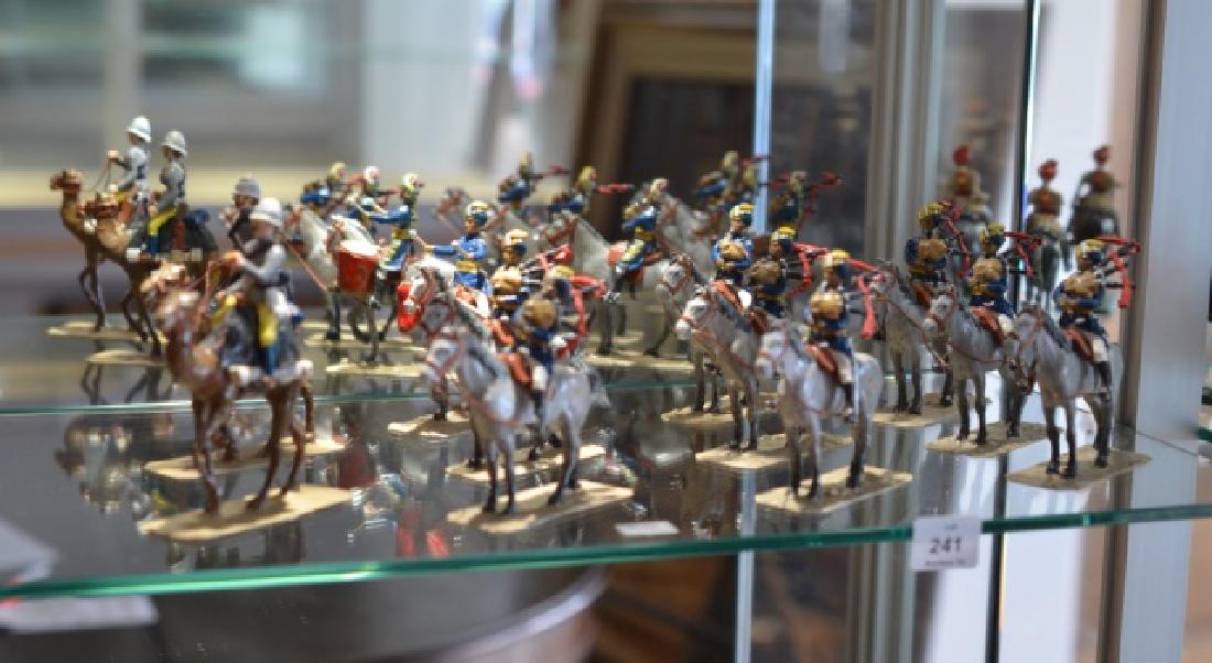 LOT OF MARLBOROUGH MILITARY MODEL LEAD SOLDIERS (1 of 2)
