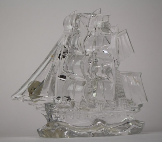 WATERFORD GLASS TALL SHIP: Etched mark and original sticker. H 15 cm. (5 7/8 in.)