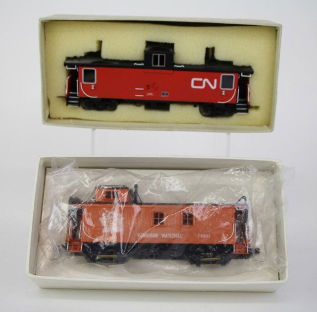 TWO HO SCALE CABOOSES IN ORIGINAL BOXES (1 of 4)